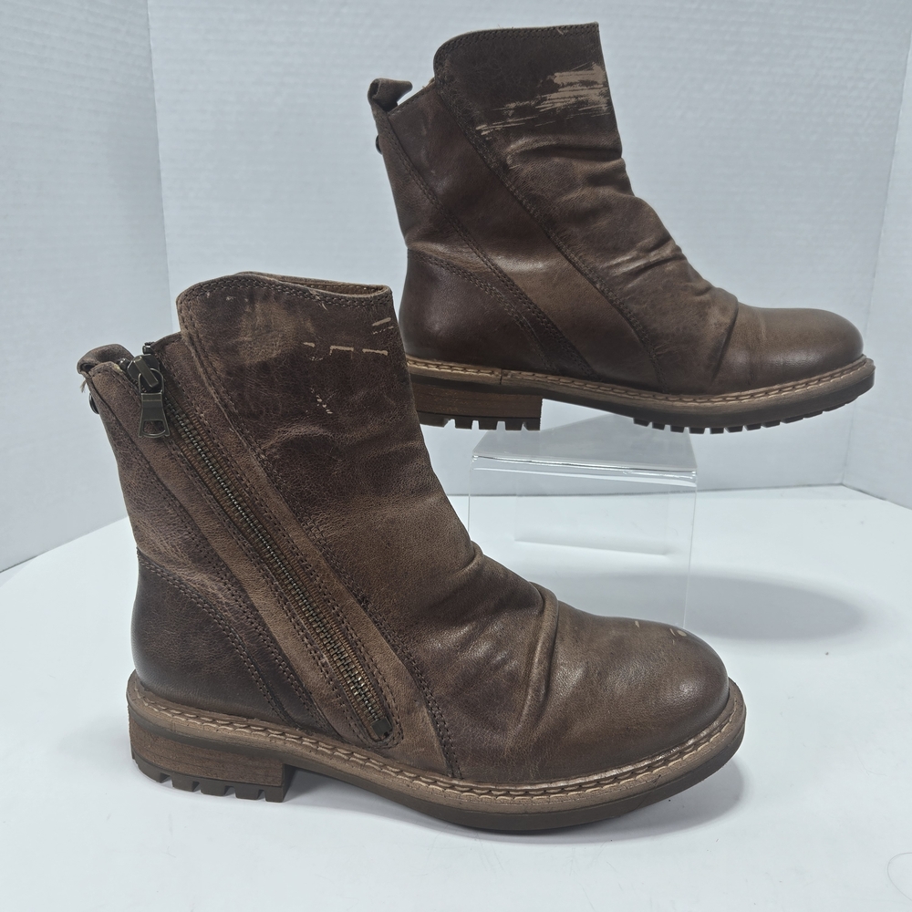 Sofft Lavina Slouch Distressed Warm Brown Leather Ankle Booties Size 6